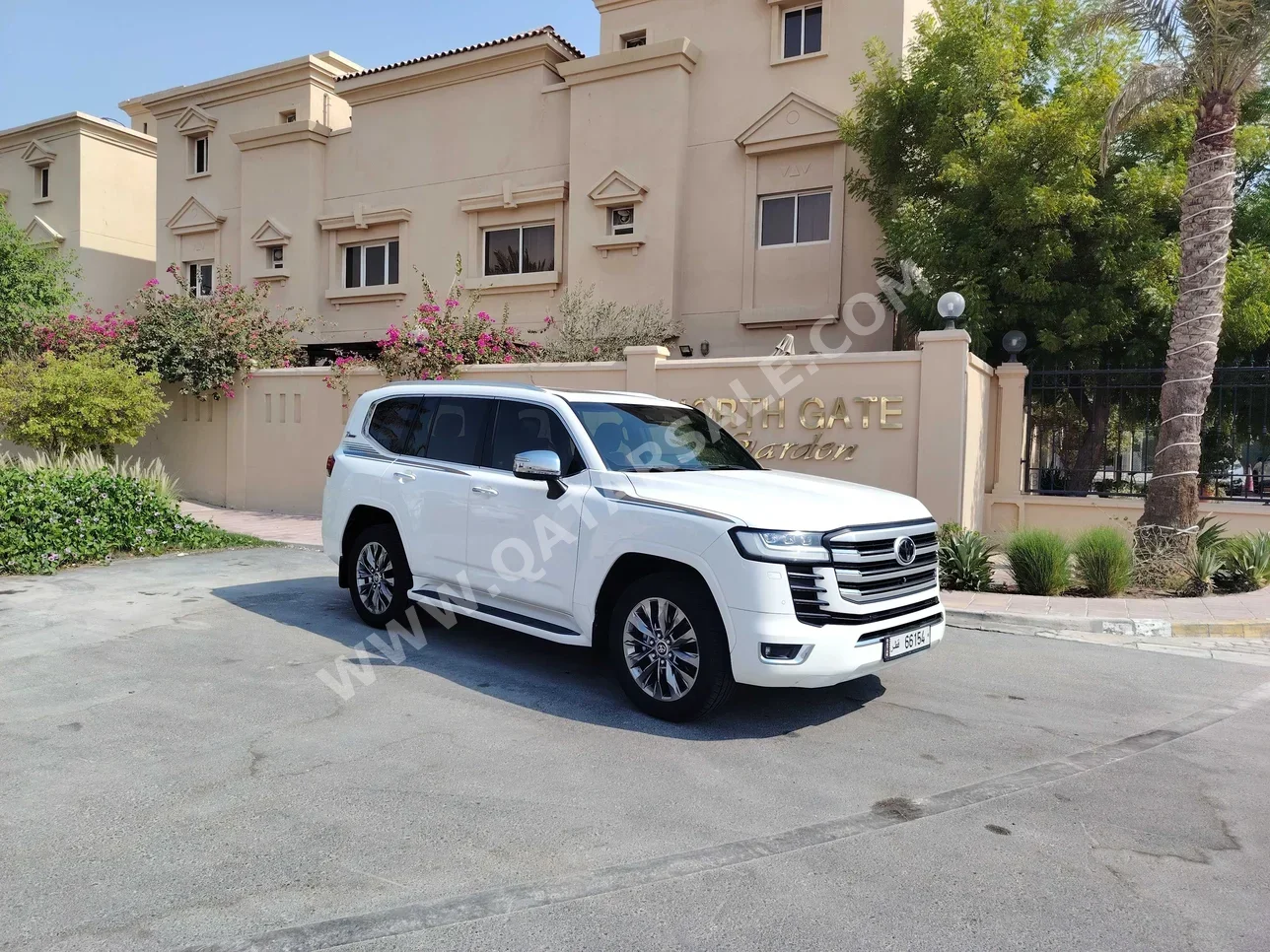 Toyota  Land Cruiser  VXR  2022  Automatic  88,000 Km  6 Cylinder  Four Wheel Drive (4WD)  SUV  White  With Warranty