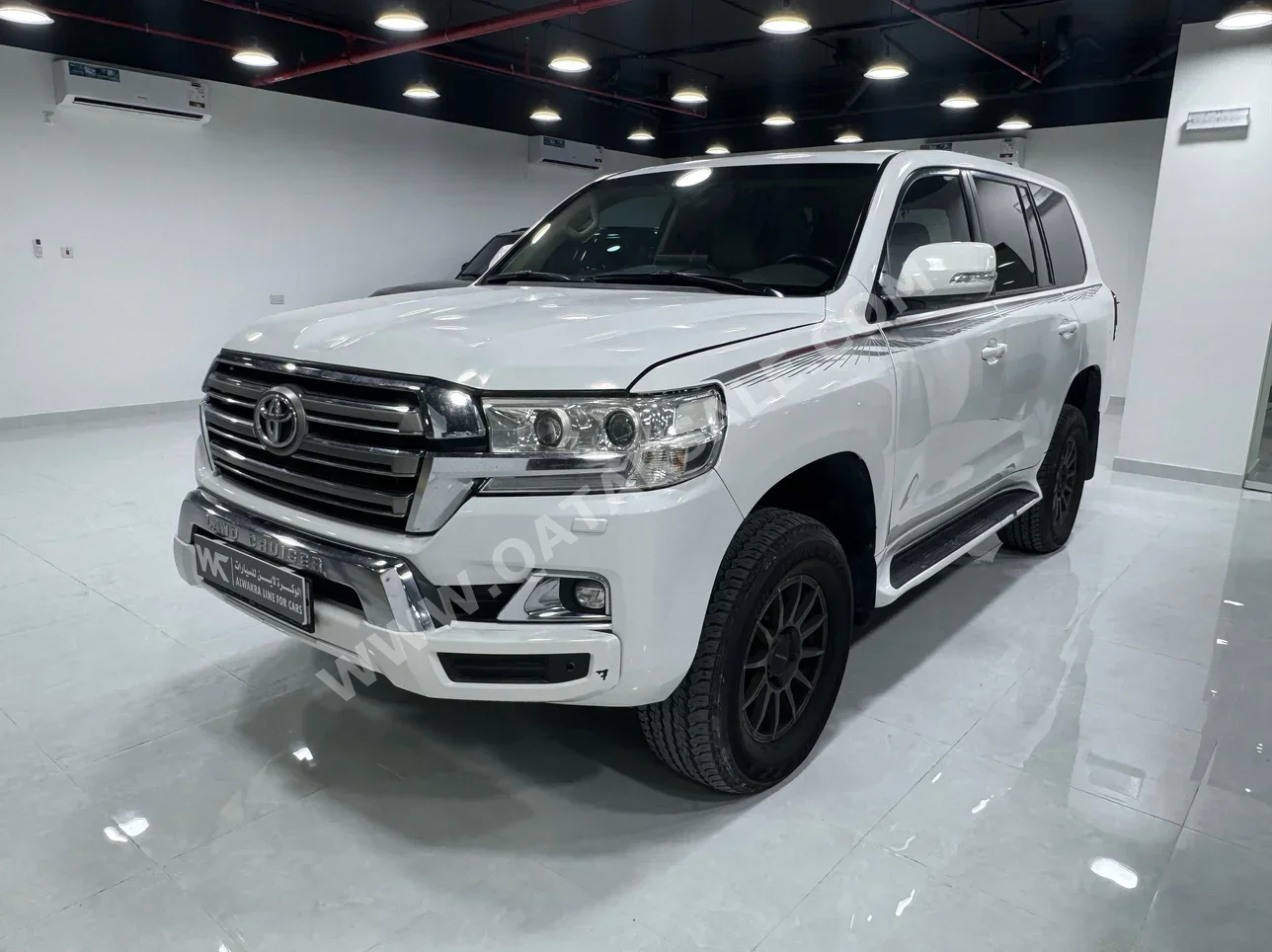 Toyota  Land Cruiser  GXR  2019  Automatic  220,000 Km  6 Cylinder  Four Wheel Drive (4WD)  SUV  White  With Warranty