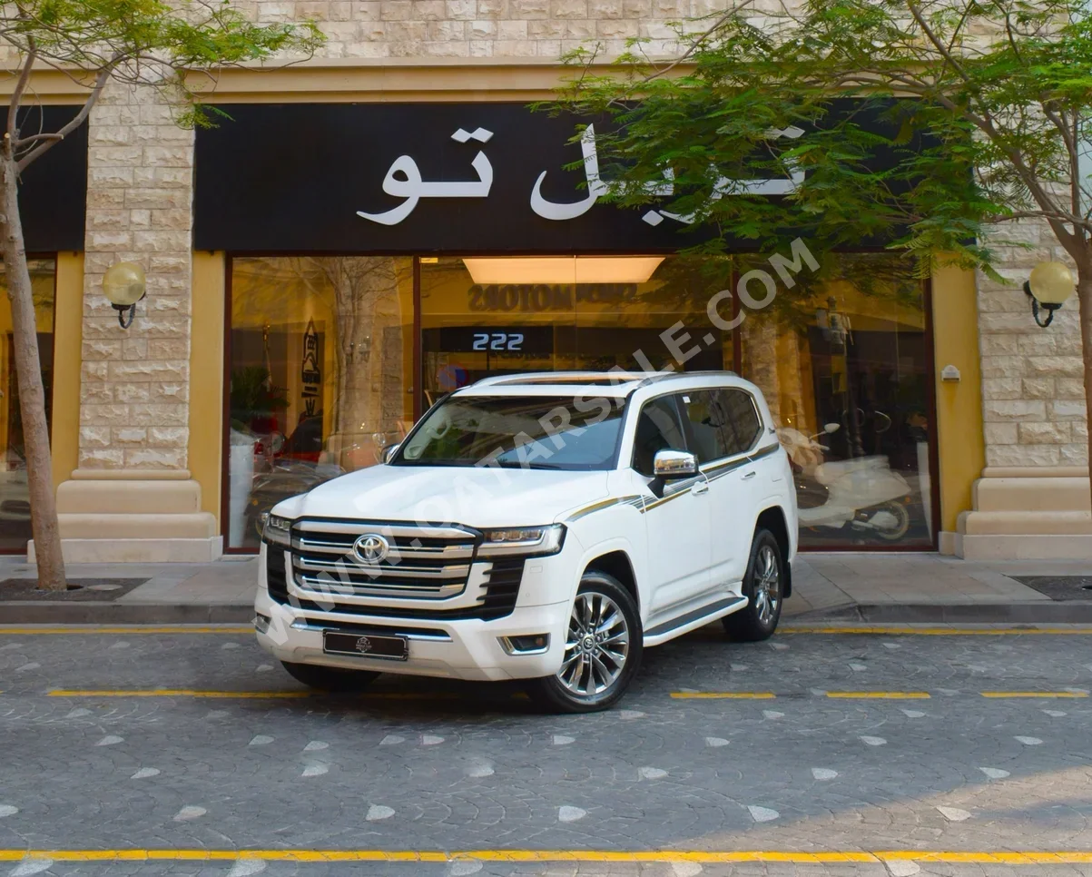 تويوتا  لاند كروزر  في اكس توين توربو  2022  اوتوماتيك  75,150 كم  6 سلندر  دفع رباعي  اس يو في  أبيض