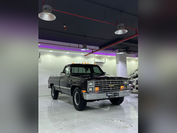 Chevrolet  Classic  1987  Automatic  350,000 Km  8 Cylinder  Rear Wheel Drive (RWD)  Pick Up  Black
