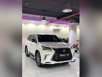 Lexus  LX  570 S  2017  Automatic  291,000 Km  8 Cylinder  Four Wheel Drive (4WD)  SUV  White