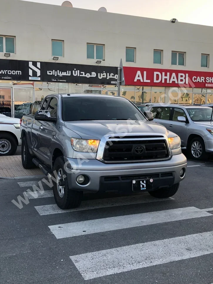تويوتا  تندرا  2012  اوتوماتيك  357,000 كم  8 سلندر  دفع رباعي  بيكب  فضي