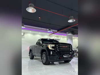 GMC  Sierra  AT4  2019  Automatic  179,000 Km  8 Cylinder  Four Wheel Drive (4WD)  Pick Up  Black