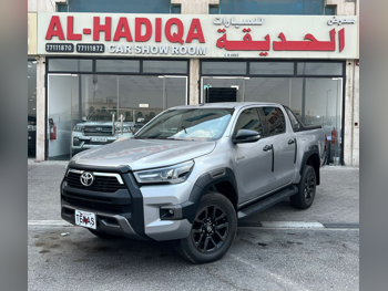 Toyota  Hilux  SR5 Adventure  2021  Automatic  42,000 Km  6 Cylinder  Four Wheel Drive (4WD)  Pick Up  Gray