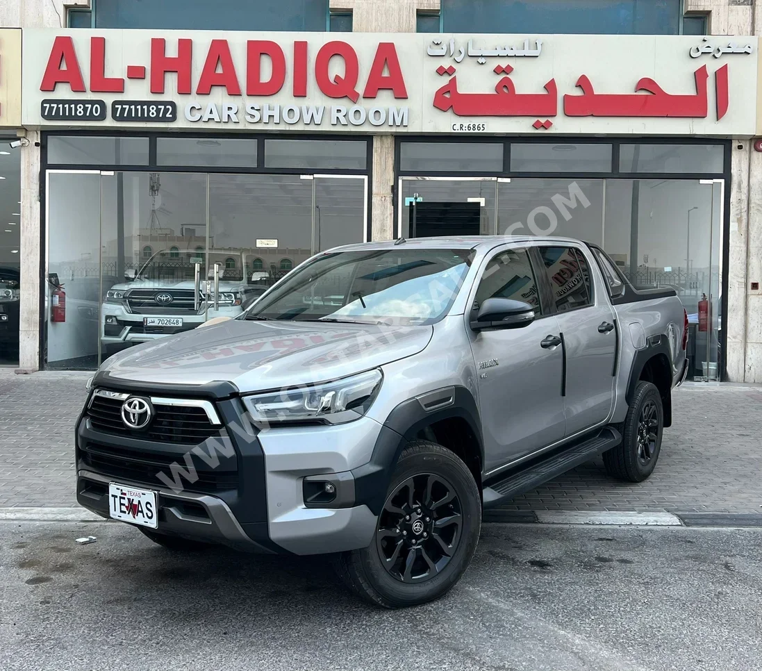 Toyota  Hilux  SR5 Adventure  2021  Automatic  42,000 Km  6 Cylinder  Four Wheel Drive (4WD)  Pick Up  Gray