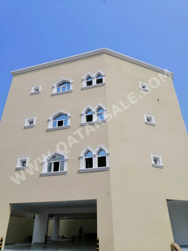 مباني ,ابراج ومجمعات - سكن عائلي  - الدوحة  - مدينة خليفة الجنوبية  للبيع