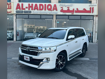 تويوتا  لاند كروزر  جي اكس ار  2018  اوتوماتيك  108,000 كم  8 سلندر  دفع رباعي  اس يو في  أبيض