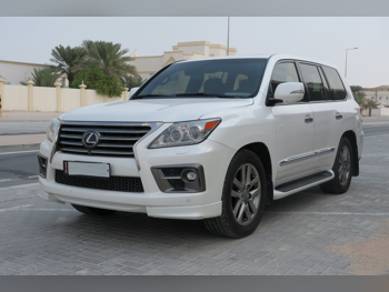 Lexus  LX  570  2014  Automatic  479,000 Km  8 Cylinder  Four Wheel Drive (4WD)  SUV  White