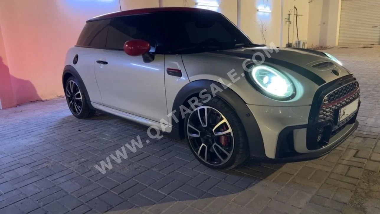 Mini  Cooper  JCW  2022  Automatic  29,000 Km  4 Cylinder  Front Wheel Drive (FWD)  Hatchback  Gray