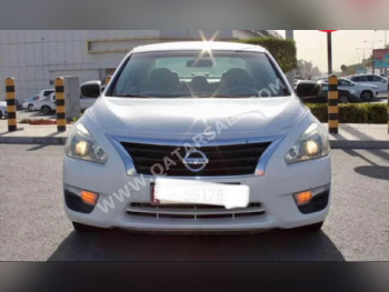 Nissan Altima 2.5 SV 2013 Automatic 200,000 Km 6 Cylinder Front Wheel Drive (FWD) Sedan Beige
