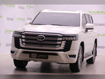 Toyota  Land Cruiser  GXR Twin Turbo  2023  Automatic  61,000 Km  6 Cylinder  Four Wheel Drive (4WD)  SUV  White  With Warranty
