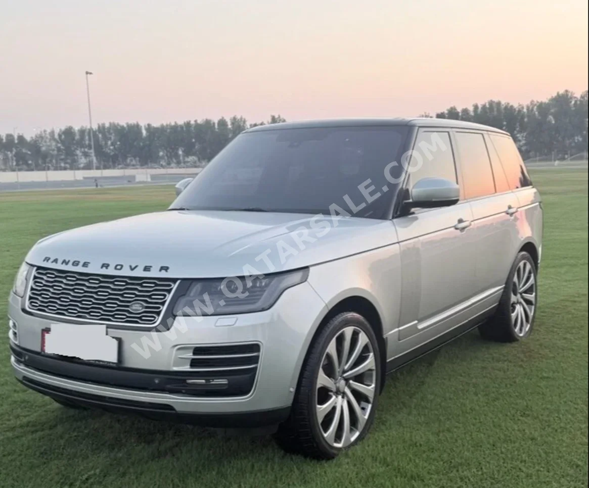 Land Rover  Range Rover  Vogue  Autobiography  2014  Automatic  206,000 Km  8 Cylinder  Four Wheel Drive (4WD)  SUV  Silver