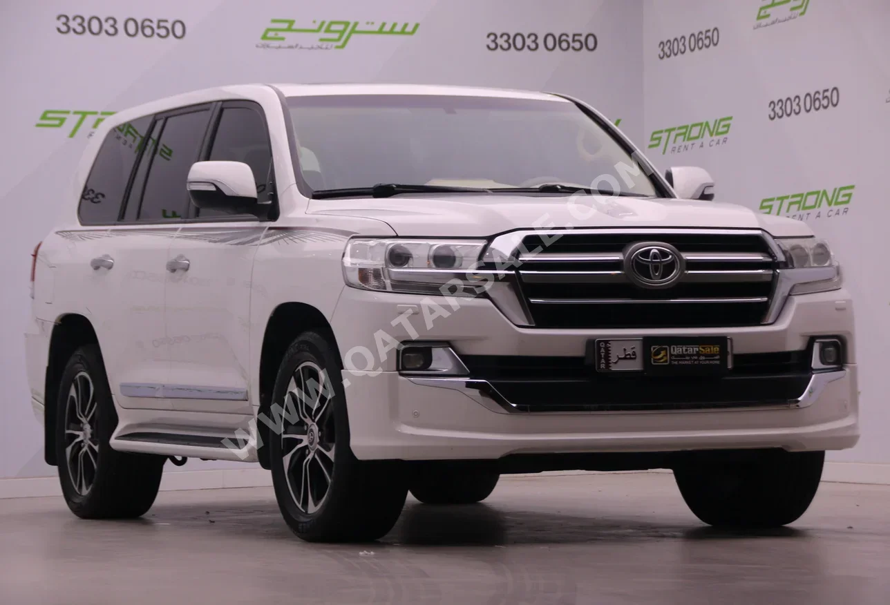 Toyota  Land Cruiser  GXR  2019  Automatic  190,000 Km  8 Cylinder  Four Wheel Drive (4WD)  SUV  White