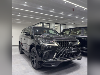 Lexus  LX  570 S Black Edition  2020  Automatic  204,000 Km  8 Cylinder  Four Wheel Drive (4WD)  SUV  Black