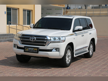 Toyota  Land Cruiser  VXR  2018  Automatic  140,000 Km  8 Cylinder  Four Wheel Drive (4WD)  SUV  White
