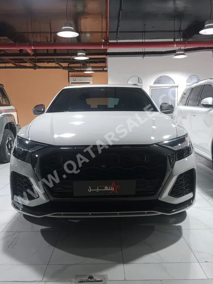 اودي  ار اس كيو 8  2021  اوتوماتيك  76,000 كم  8 سلندر  دفع كلي مستمر  اس يو في  أبيض