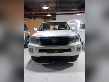 Toyota  Land Cruiser  GX  2012  Automatic  319,000 Km  6 Cylinder  Four Wheel Drive (4WD)  SUV  White