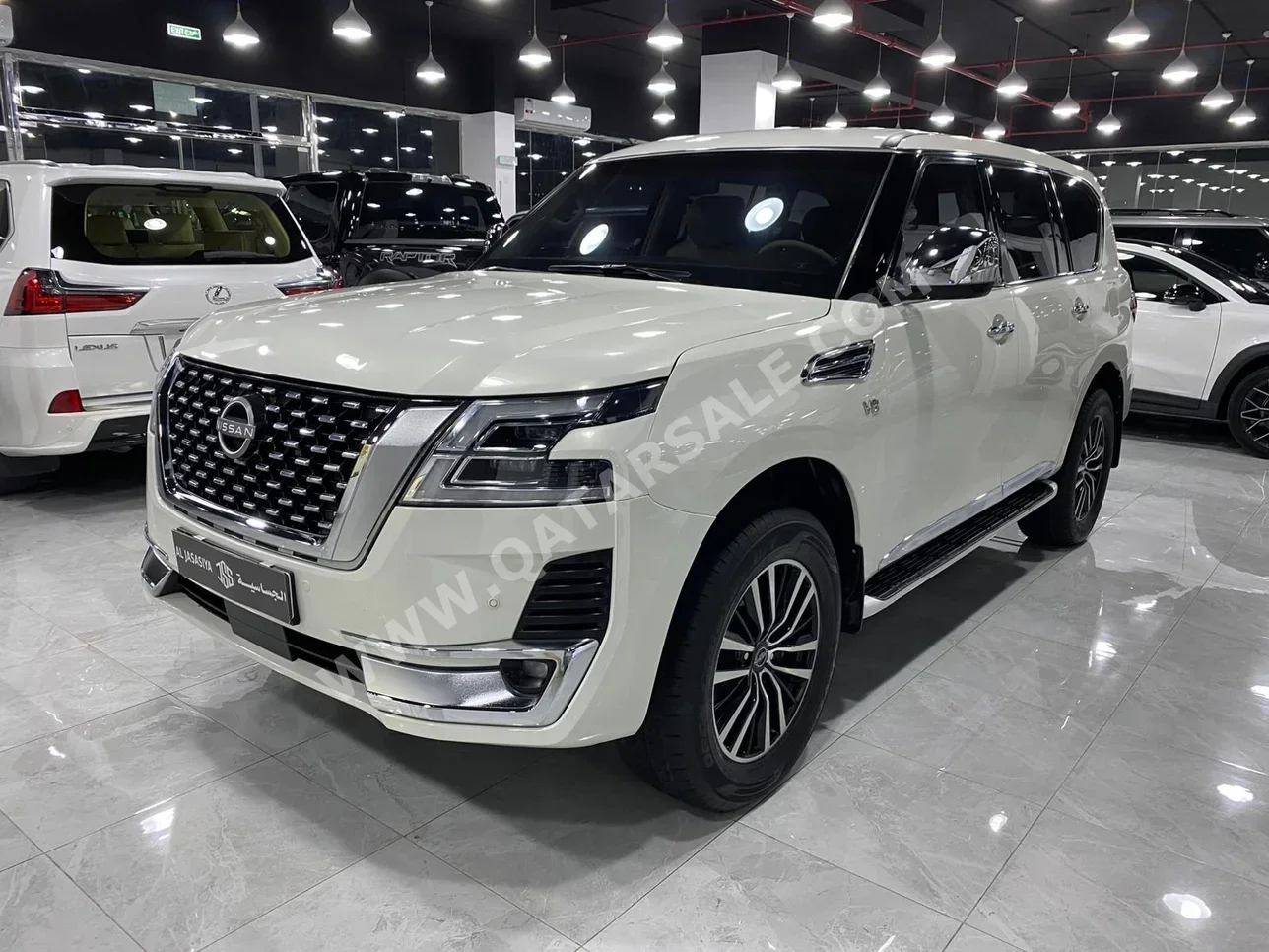 Nissan  Patrol  Platinum  2013  Automatic  263,000 Km  8 Cylinder  Four Wheel Drive (4WD)  SUV  White