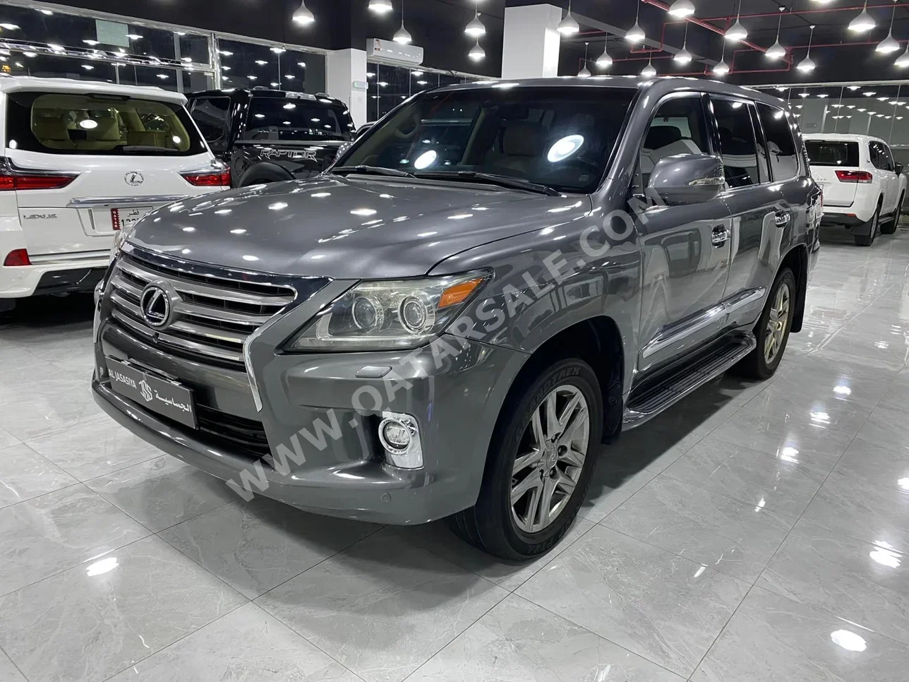 لكزس  ال اكس  570  2015  اوتوماتيك  264,000 كم  8 سلندر  دفع رباعي  اس يو في  رمادي