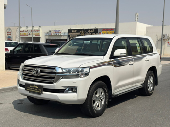 Toyota  Land Cruiser  GXR  2019  Automatic  4,500 Km  8 Cylinder  Four Wheel Drive (4WD)  SUV  White
