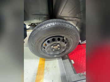 العجلات والجنوط (الرنقات) بريدجستون صنع في اليابان \  4 مواسم  14"