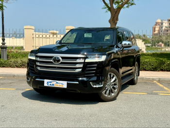 Toyota  Land Cruiser  VXR Twin Turbo  2022  Automatic  18,000 Km  6 Cylinder  Four Wheel Drive (4WD)  SUV  Black  With Warranty