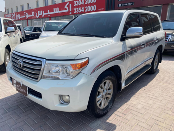 Toyota  Land Cruiser  GXR  2013  Automatic  288,000 Km  8 Cylinder  Four Wheel Drive (4WD)  SUV  White