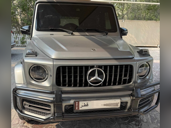 مرسيدس - بنز  جي - كلاس  63 اي ام جي  2019  اوتوماتيك  110,000 كم  8 سلندر  دفع رباعي  اس يو في  رمادي