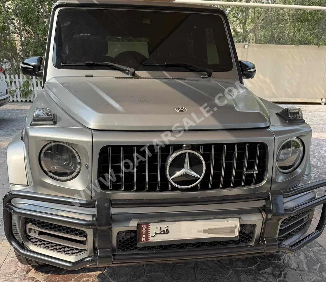 مرسيدس - بنز  جي - كلاس  63 اي ام جي  2019  اوتوماتيك  110,000 كم  8 سلندر  دفع رباعي  اس يو في  رمادي
