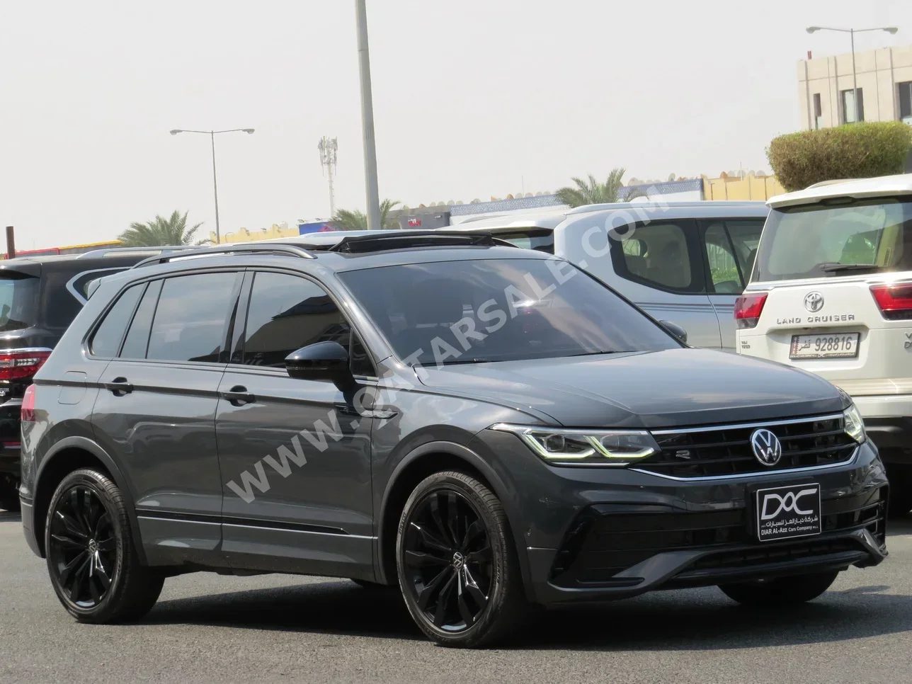 Volkswagen  Tiguan  R-Line  2022  Automatic  39,000 Km  4 Cylinder  All Wheel Drive (AWD)  SUV  Gray  With Warranty