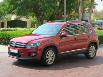 Volkswagen Tiguan Red 2016 For Sale in Qatar