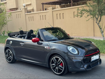 Mini  Cooper  JCW  2020  Automatic  38,000 Km  4 Cylinder  Rear Wheel Drive (RWD)  Convertible  Gray