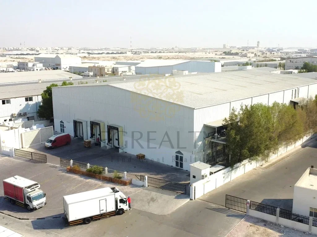 Warehouses & Stores - Al Rayyan  - Industrial Area  -Area Size: 4040 Square Meter