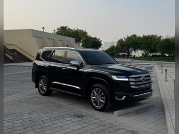 Toyota  Land Cruiser  VXR  2024  Automatic  16,000 Km  8 Cylinder  Four Wheel Drive (4WD)  SUV  Black  With Warranty
