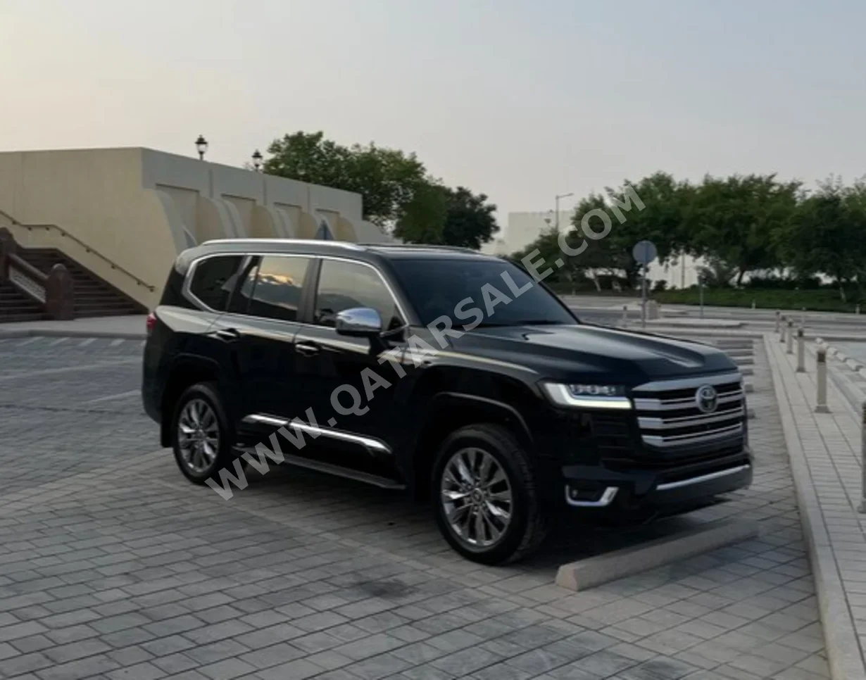 Toyota  Land Cruiser  VXR  2024  Automatic  16,000 Km  8 Cylinder  Four Wheel Drive (4WD)  SUV  Black  With Warranty