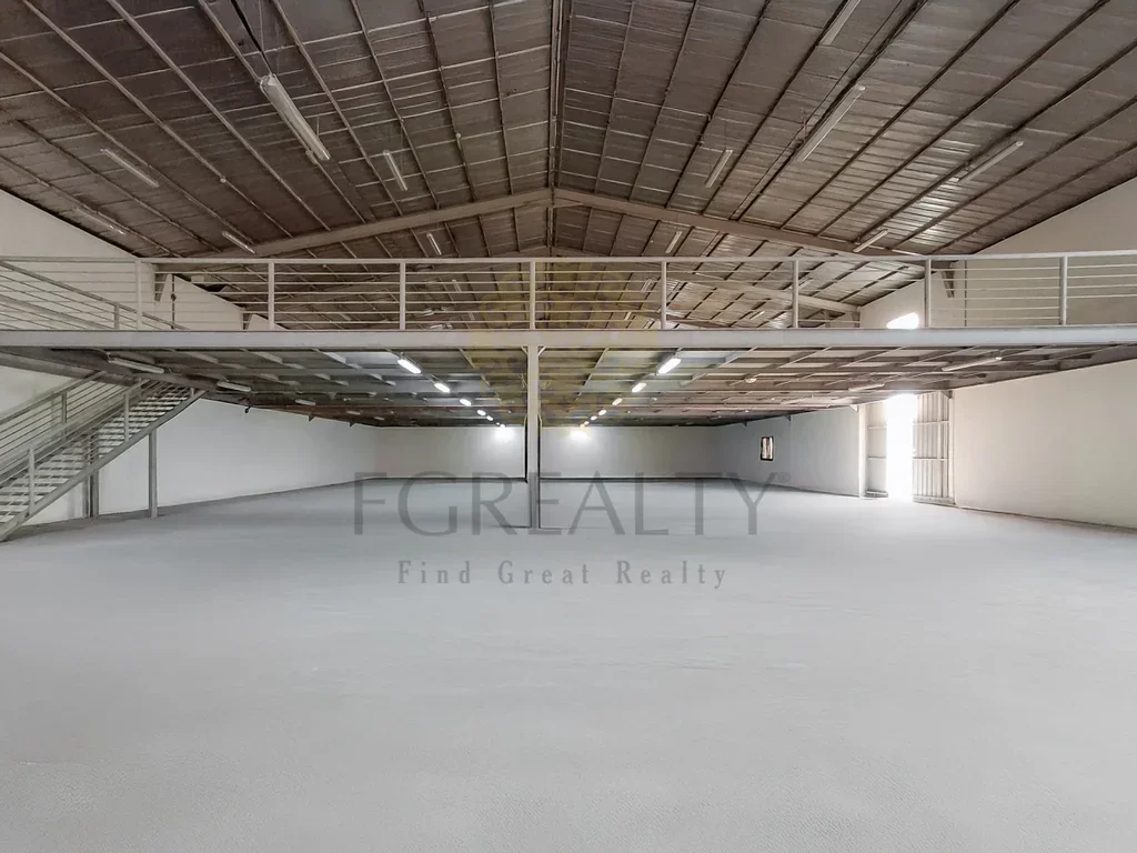 Warehouses & Stores - Al Rayyan  - Industrial Area  -Area Size: 950 Square Meter