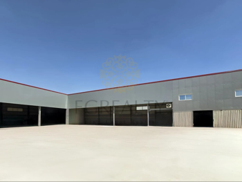 مخازن و مستودعات - الوكرة  - ابو صلبه  -المساحة: 4000 متر مربع