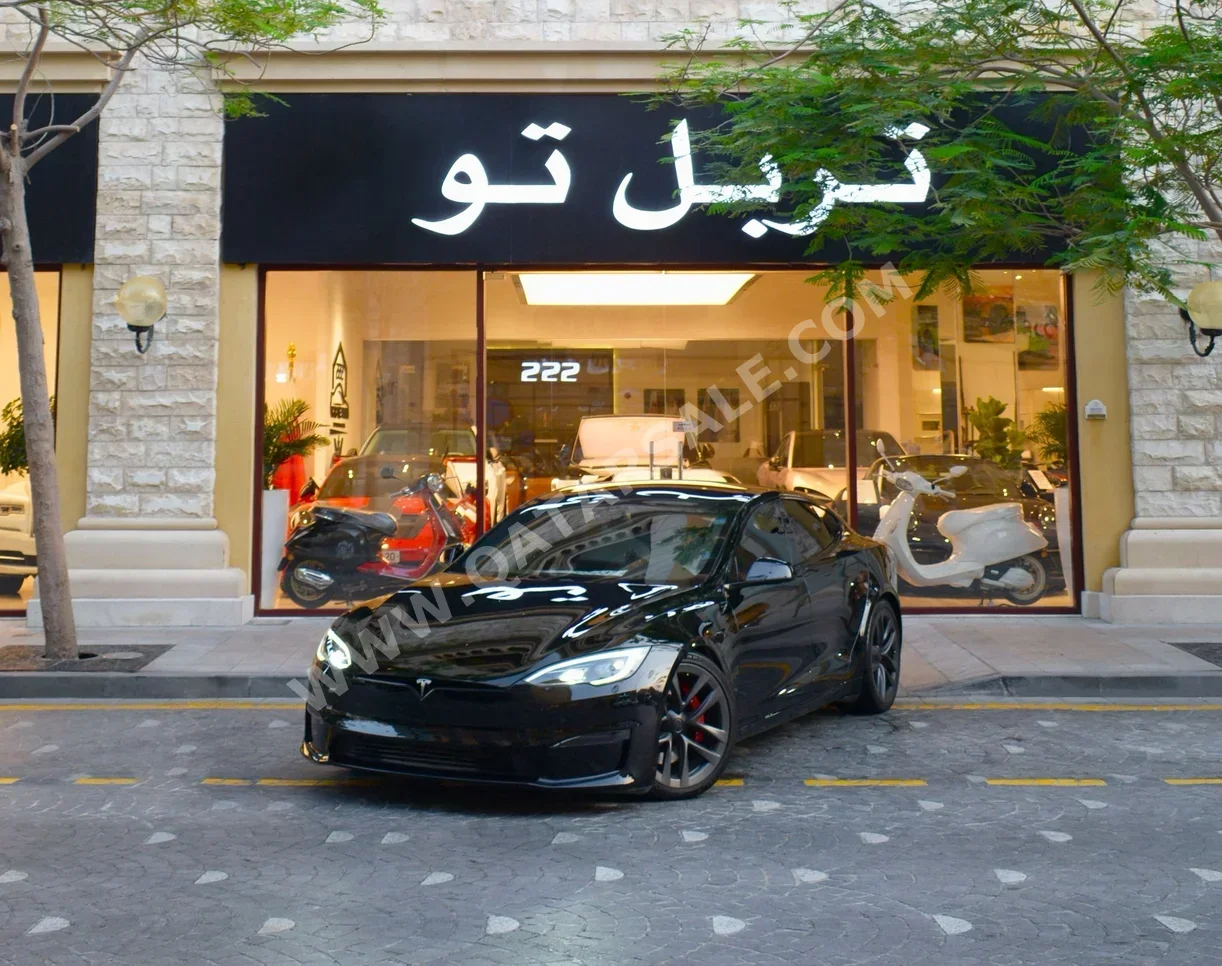 Tesla  Model S  Plaid  2023  Automatic  32,820 Km  0 Cylinder  All Wheel Drive (AWD)  Sedan  Black