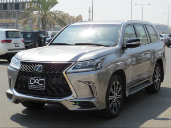 Lexus  LX  570 S  2018  Automatic  251,000 Km  8 Cylinder  Four Wheel Drive (4WD)  SUV  Sonic Titanium