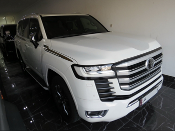 Toyota  Land Cruiser  VXR Twin Turbo  2022  Automatic  86,000 Km  6 Cylinder  Four Wheel Drive (4WD)  SUV  White  With Warranty