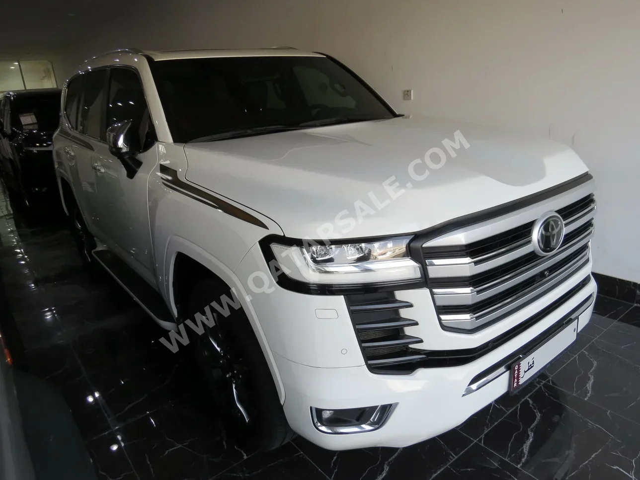 Toyota  Land Cruiser  VXR Twin Turbo  2022  Automatic  86,000 Km  6 Cylinder  Four Wheel Drive (4WD)  SUV  White  With Warranty