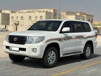 Toyota  Land Cruiser  GXR  2013  Automatic  331,000 Km  6 Cylinder  Four Wheel Drive (4WD)  SUV  White