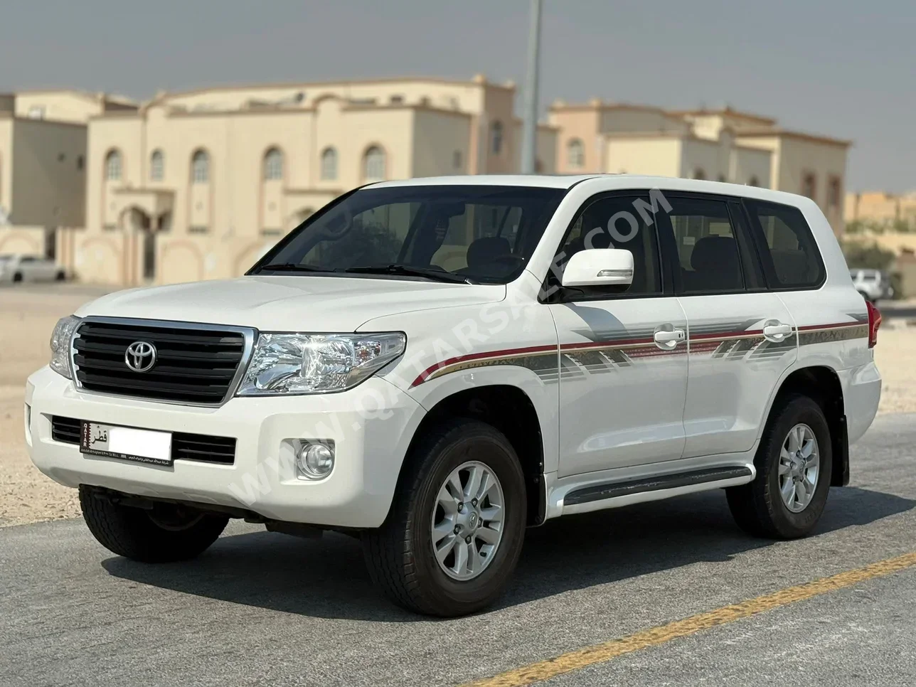 Toyota  Land Cruiser  GXR  2013  Automatic  331,000 Km  6 Cylinder  Four Wheel Drive (4WD)  SUV  White