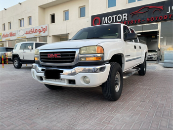 GMC  Sierra  2500 HD  2005  Automatic  119,000 Km  8 Cylinder  Four Wheel Drive (4WD)  Pick Up  White