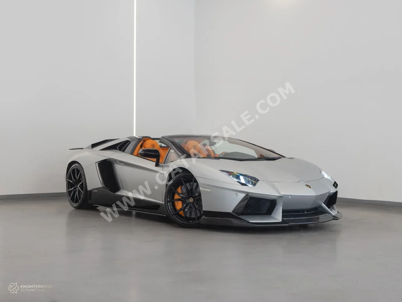 Lamborghini  Aventador  Roadster  2015  Automatic  35,400 Km  12 Cylinder  Rear Wheel Drive (RWD)  Convertible  Silver