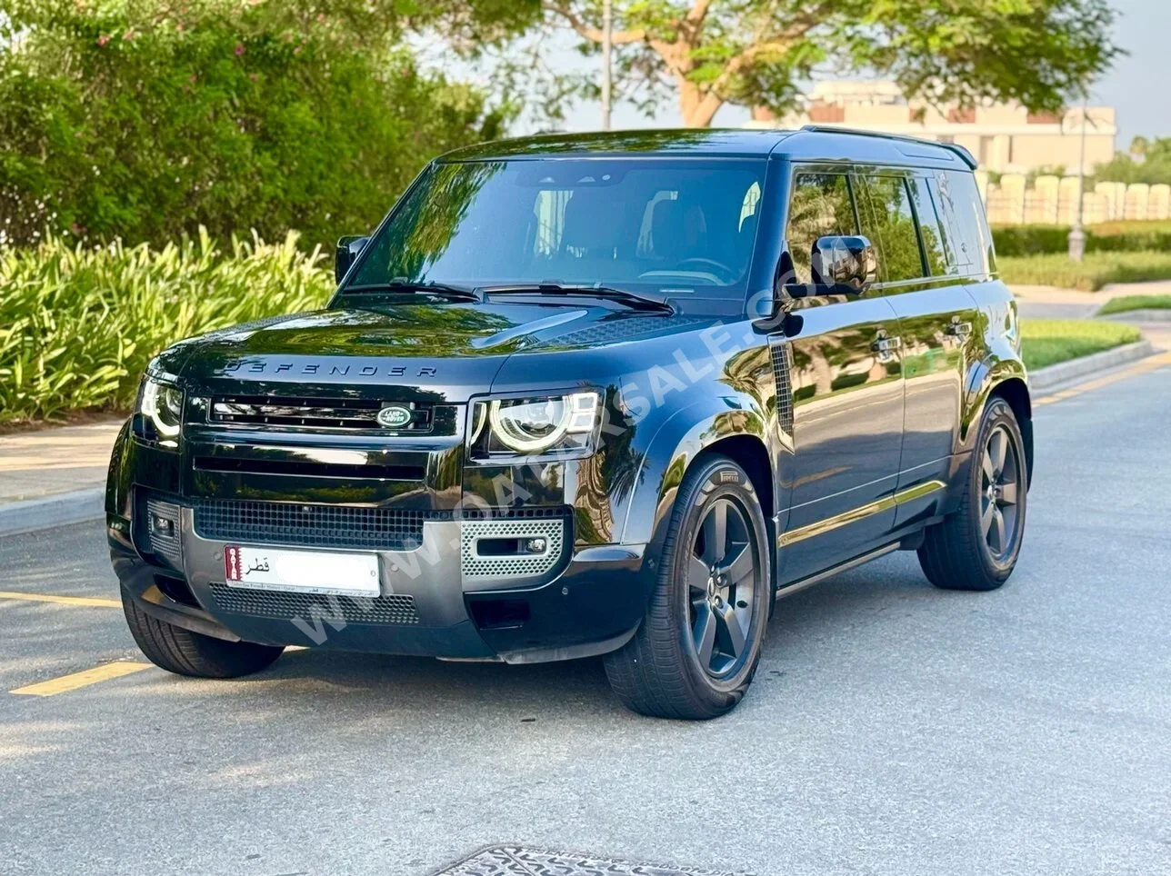 Land Rover  Defender  110 HSE  2022  Automatic  93,000 Km  6 Cylinder  Four Wheel Drive (4WD)  SUV  Black  With Warranty