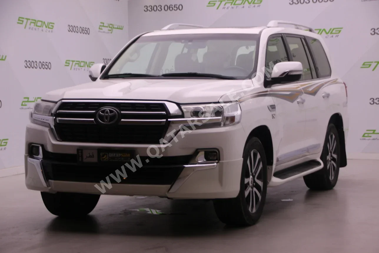 Toyota  Land Cruiser  VXS  2016  Automatic  250,000 Km  8 Cylinder  Four Wheel Drive (4WD)  SUV  White