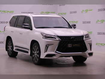 Lexus  LX  570  2016  Automatic  265,600 Km  8 Cylinder  Four Wheel Drive (4WD)  SUV  White