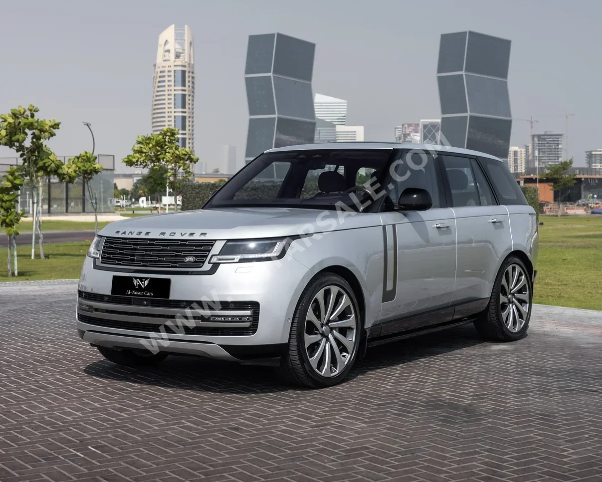 Land Rover  Range Rover  Vogue SE  2024  Automatic  34,000 Km  6 Cylinder  Four Wheel Drive (4WD)  SUV  Silver  With Warranty