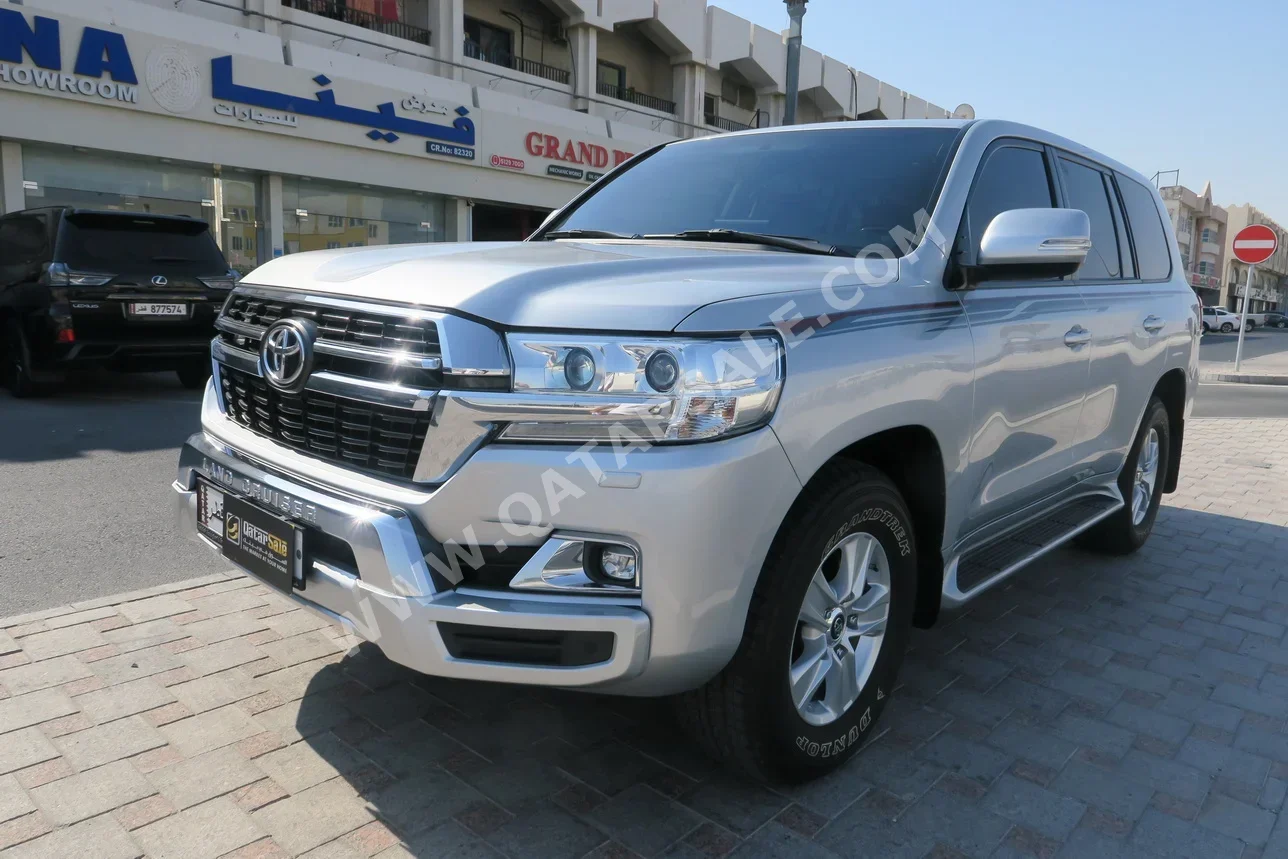Toyota  Land Cruiser  GXR  2021  Automatic  153,000 Km  6 Cylinder  Four Wheel Drive (4WD)  SUV  Silver